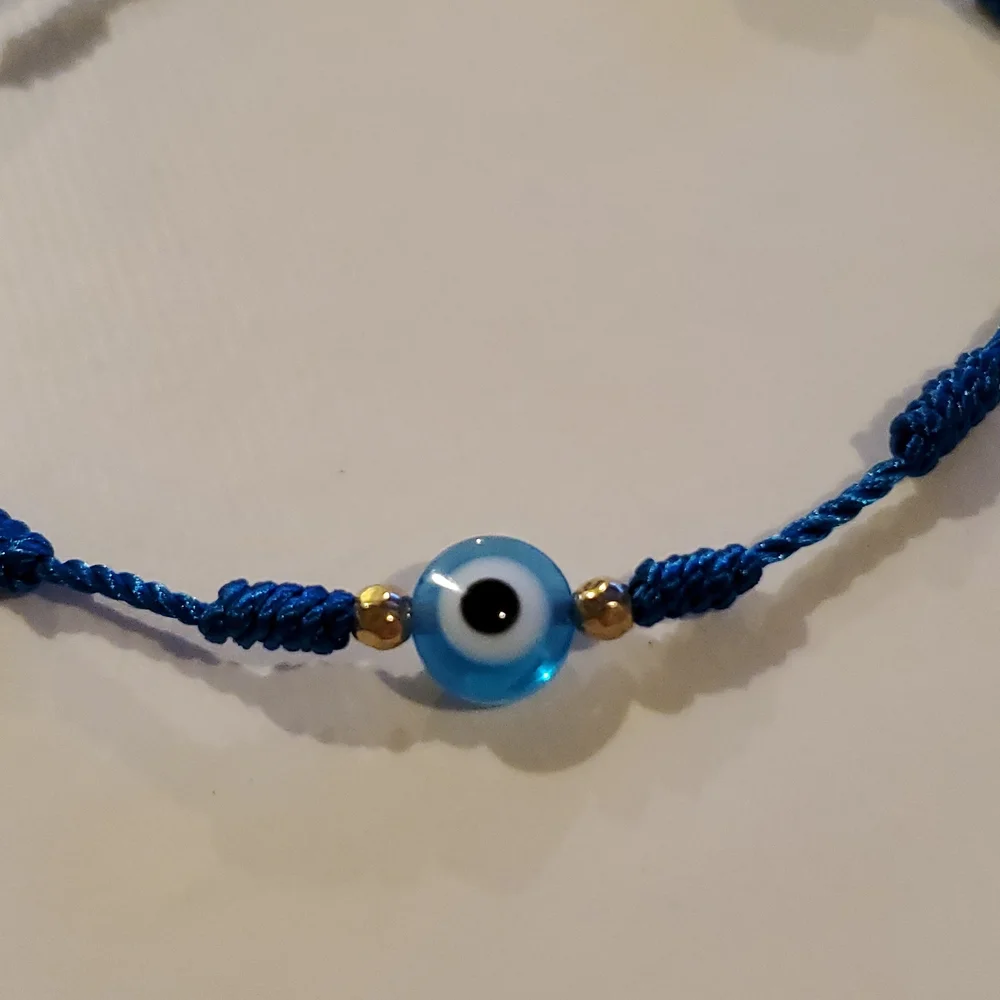 Evil eye bracelet with blue string - Picture 2 of 2
